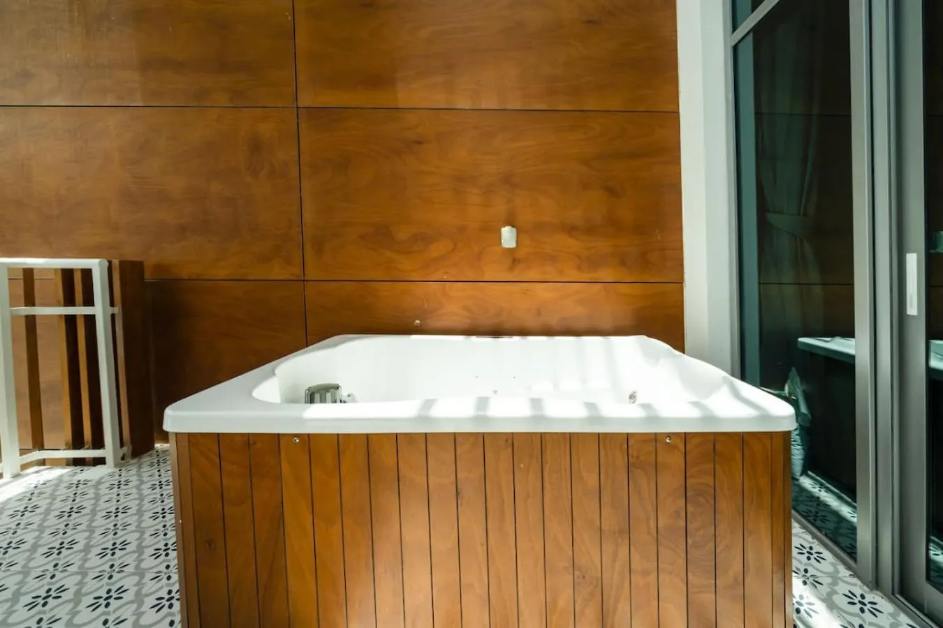Апартаменты Luxury Jvc 2 Bed Duplex With Private Pool And Jacuzzi Дубай